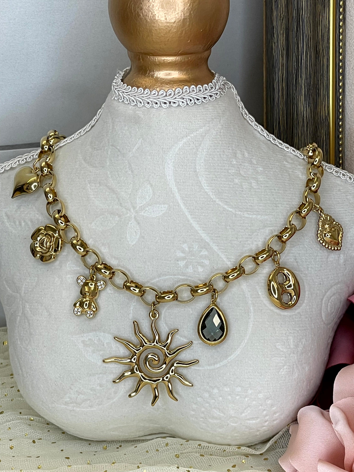 Collar Aura Solar Charms