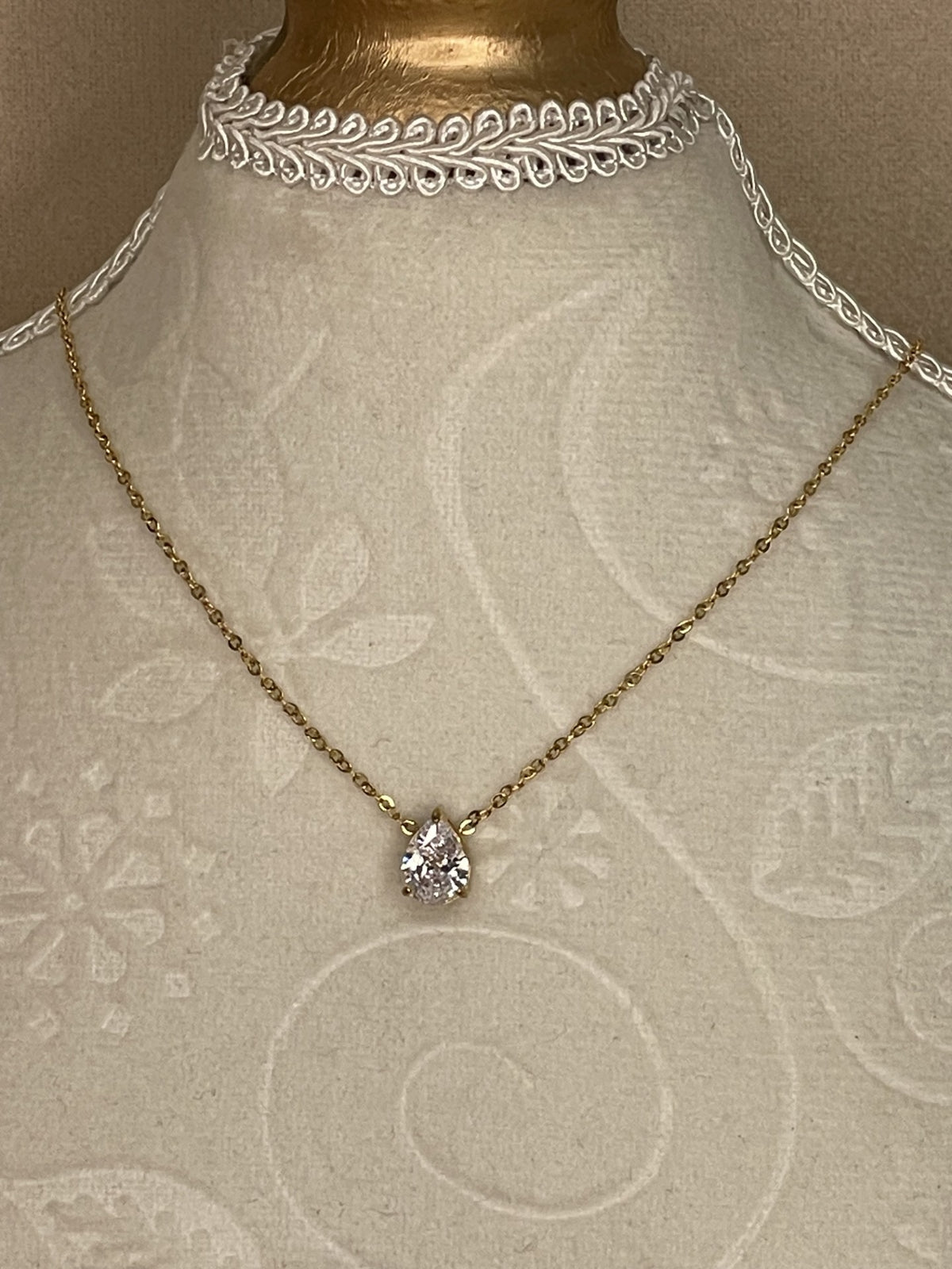 Colgante de Lágrima Brillante