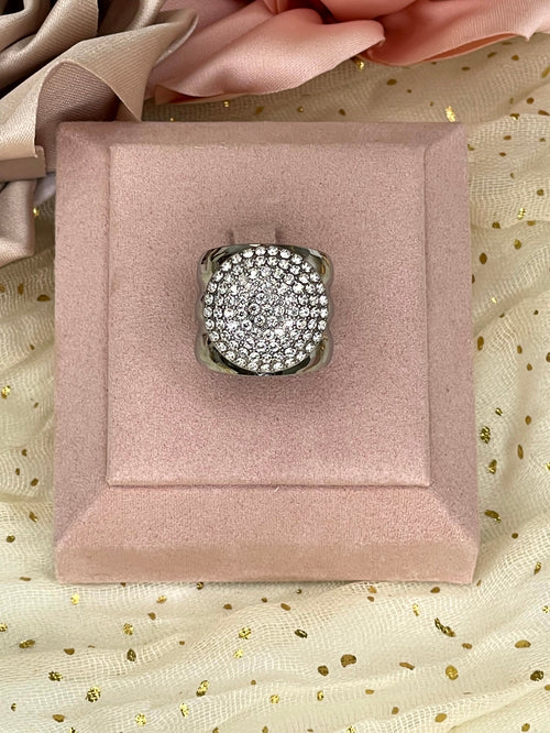Anillo Bold con Círculo de Cristales