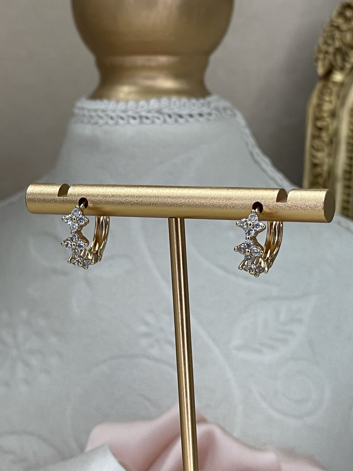 Pendientes Aros Flores de Circonita