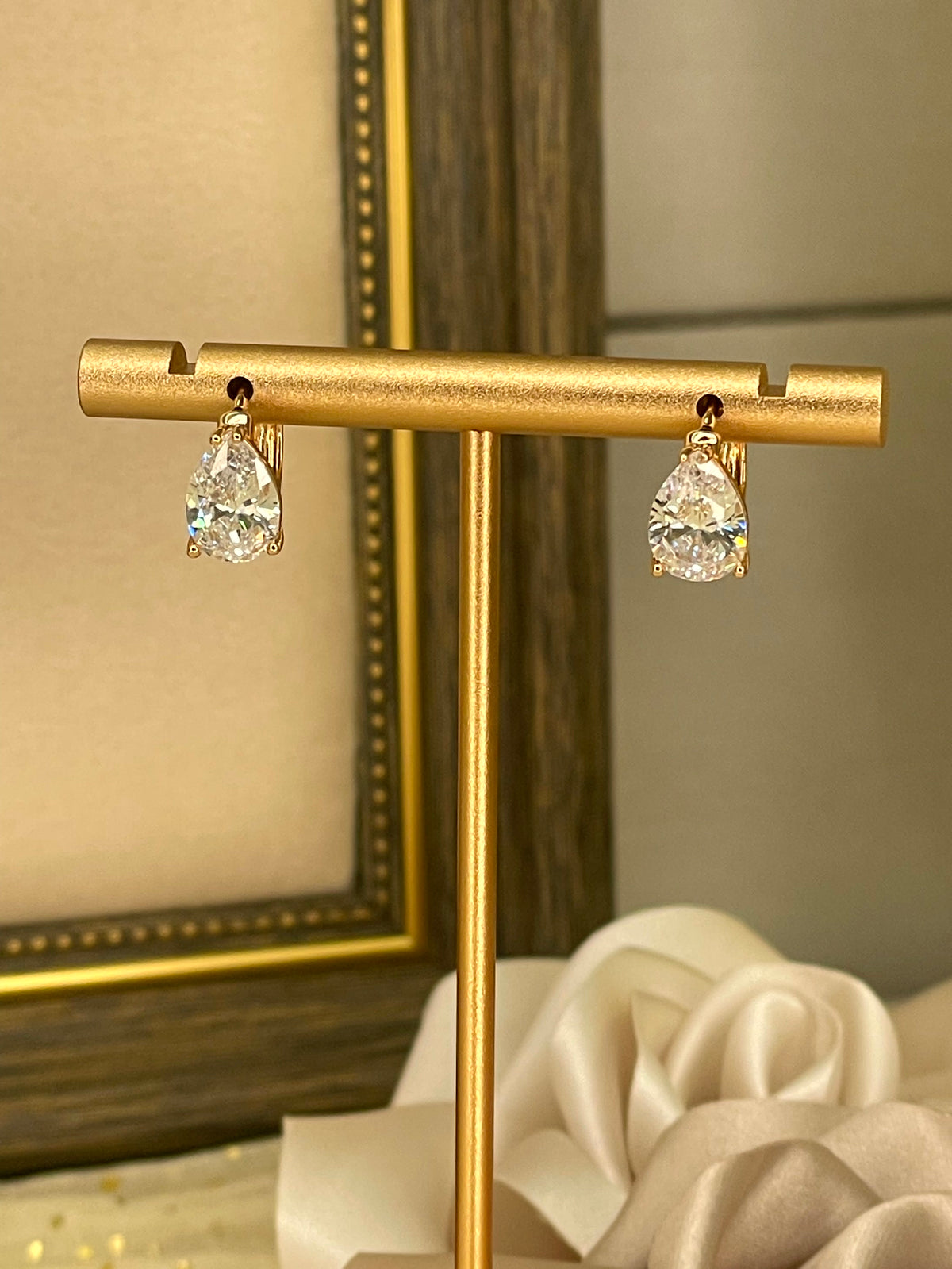 Pendientes de Aro con Gota Brillante