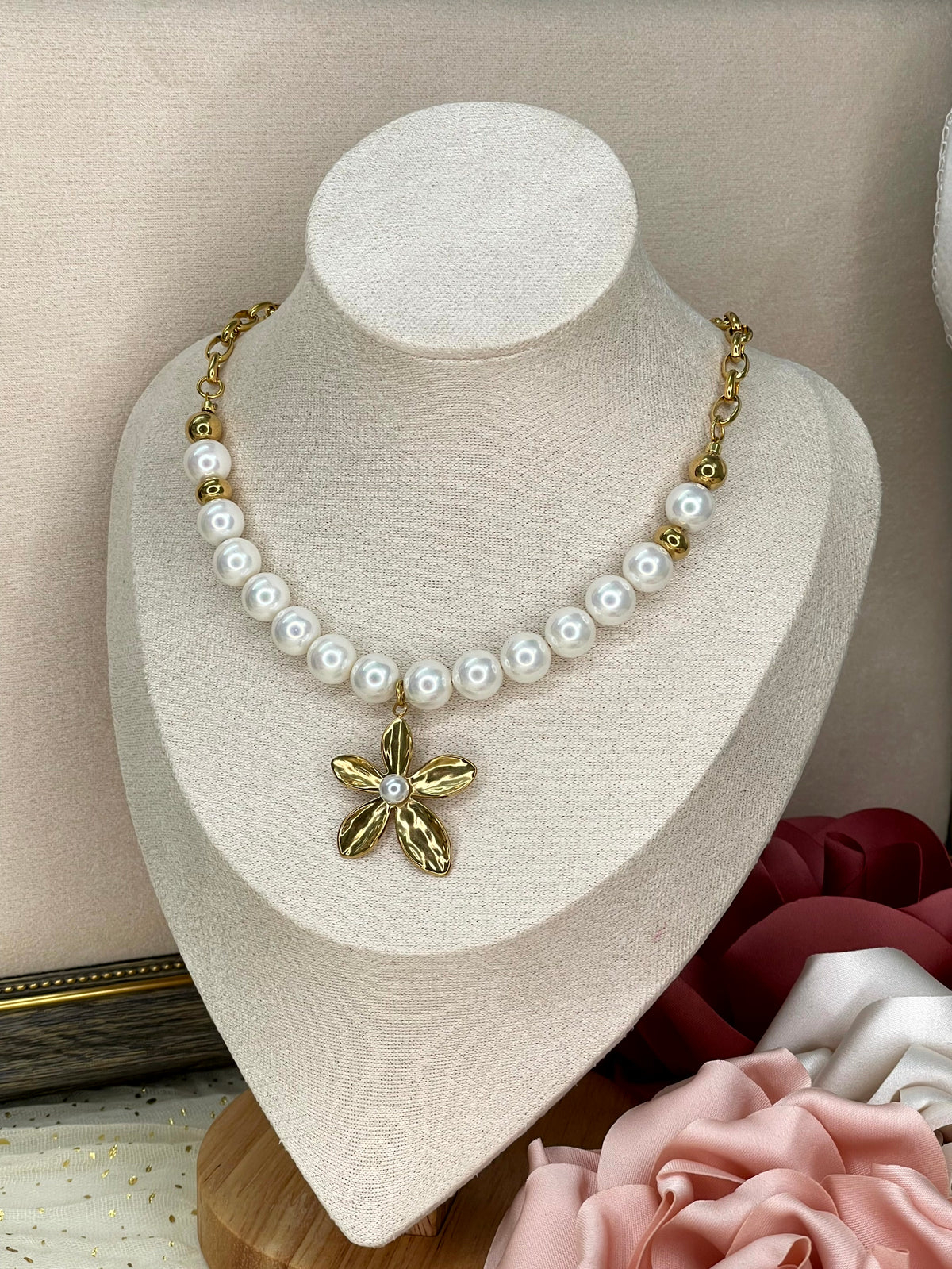 Collar Flor de Nácar
