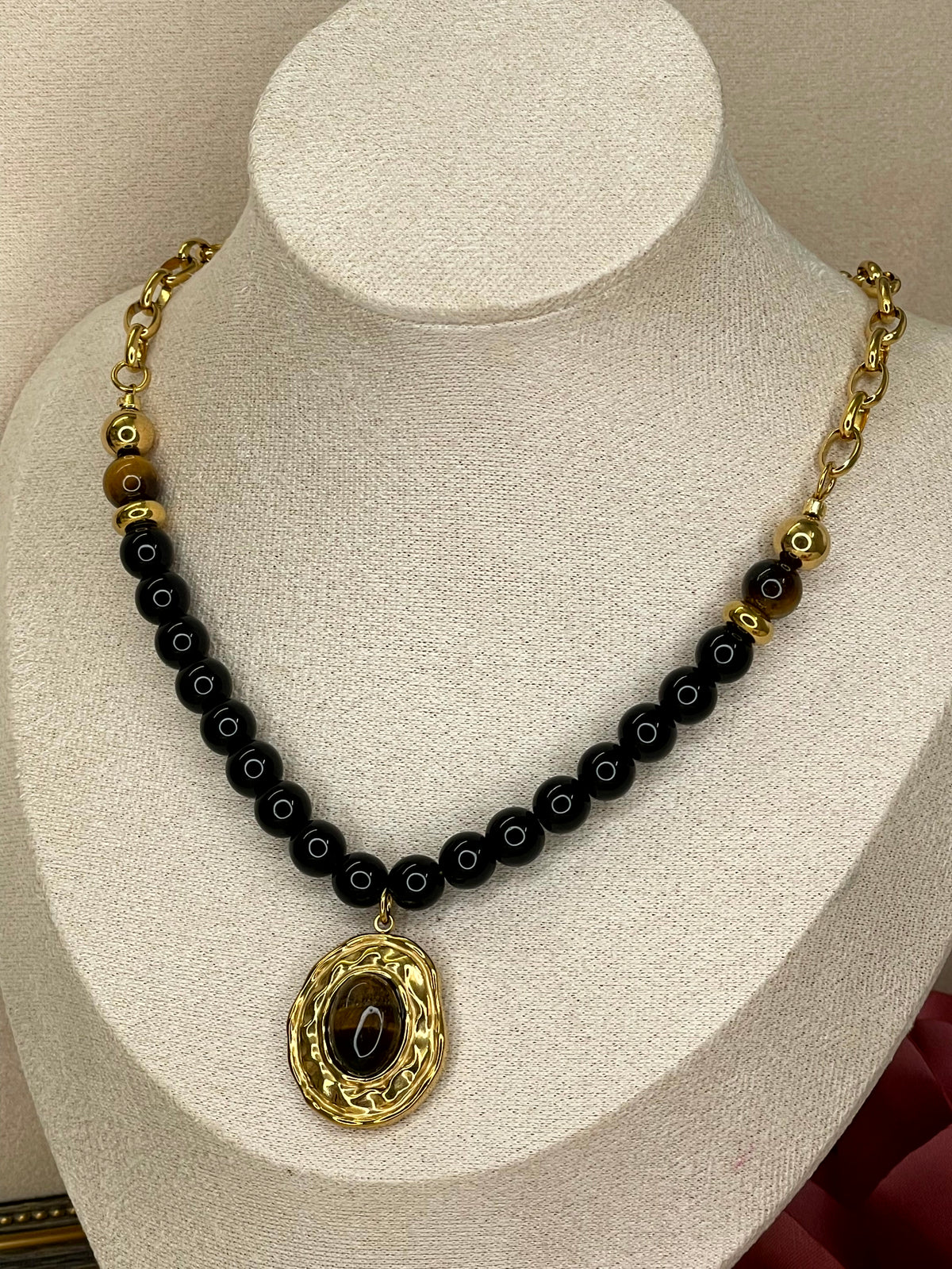 Collar Medallón Ojo de Tigre & Ónix