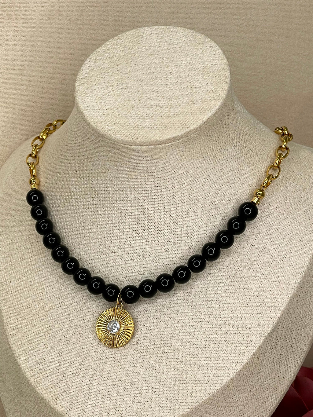 Collar Eclipse Dorado